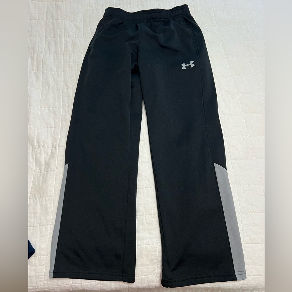YM Under Armour athletic pants
